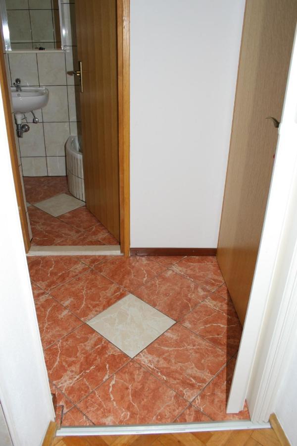 Apartments And Rooms By The Sea Zaostrog, Makarska - 2661 외부 사진